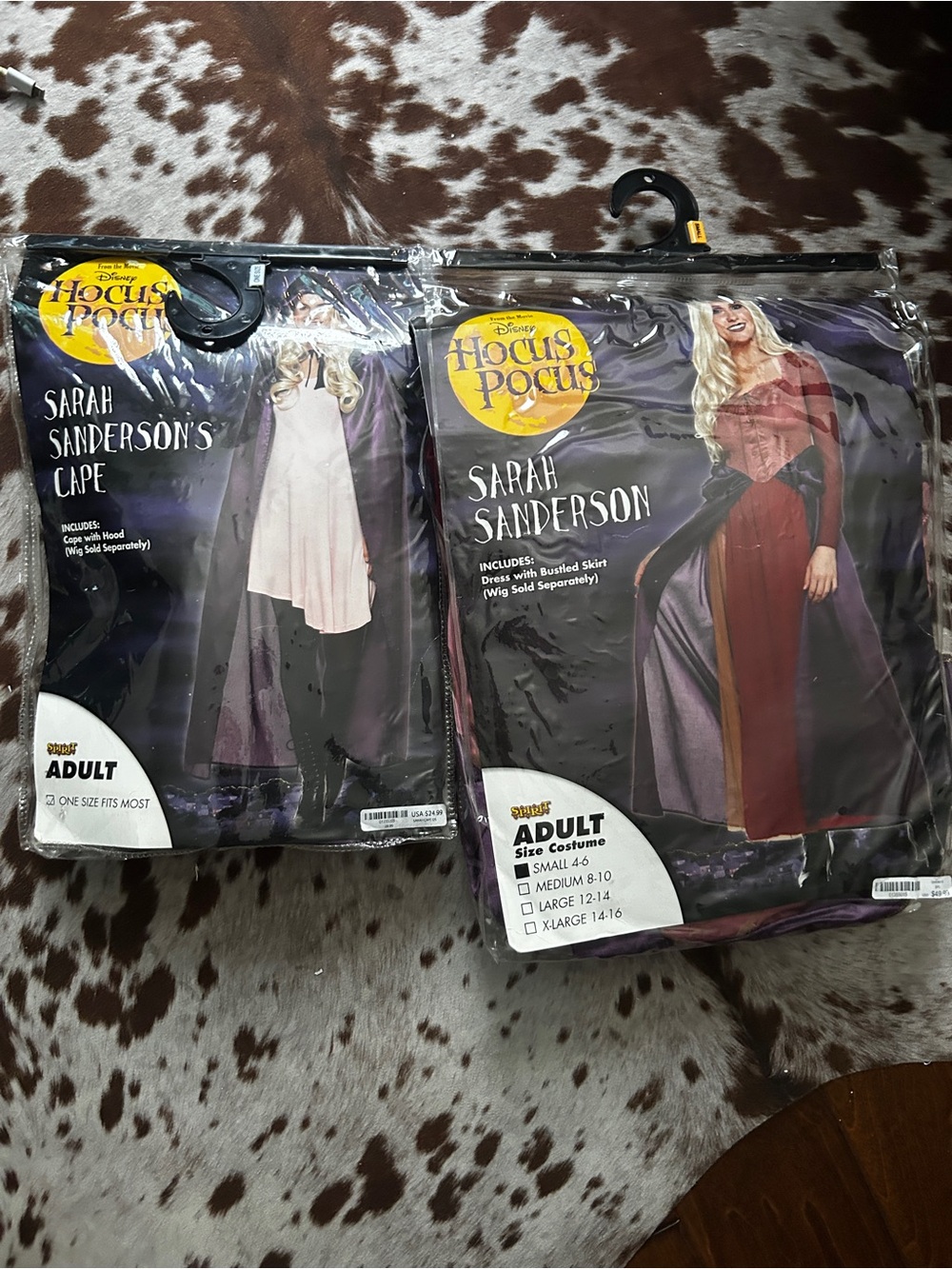 Hocus pocus  Halloween costume Sarah Sanderson size small and cape bundle